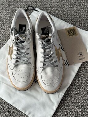 Golden Goose Ball Star with gold star - NWT - woman’s EU40/US10